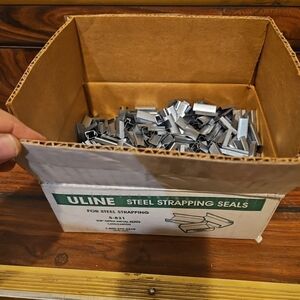 4.75 Lbs Uline Steel Strapping Seals (Model S-831).